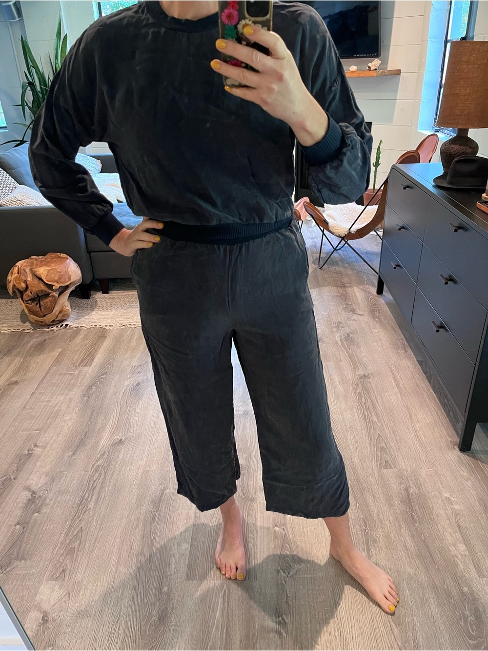 Women’s Dark Navy Wide-Leg Crop Pants